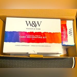 *Watson and Webb professional airbrush cake decorating kit*